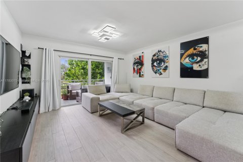 Condo in Hollywood, Florida, 2 bedrooms № 1958489 - photo 6