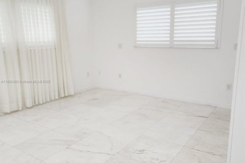 Casa en alquiler en Pinecrest, Florida, 3 dormitorios, 158.49 m2 № 1859049 - foto 12
