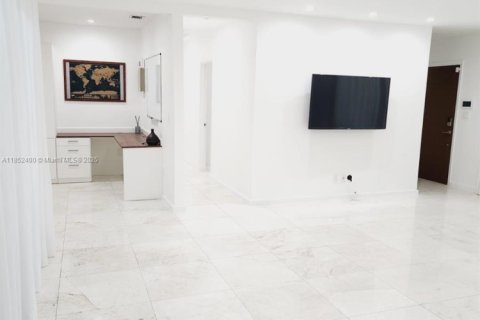 Casa en alquiler en Pinecrest, Florida, 3 dormitorios, 158.49 m2 № 1859049 - foto 4