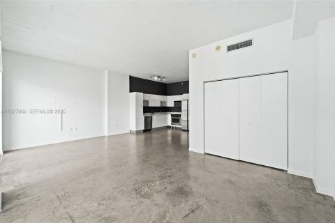 Condo in Miami, Florida, 1 bedroom № 1985973 - photo 14