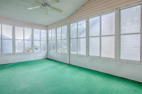 House in Lady Lake, Florida 2 bedrooms, 144 sq.m. № 1918259 - photo 26