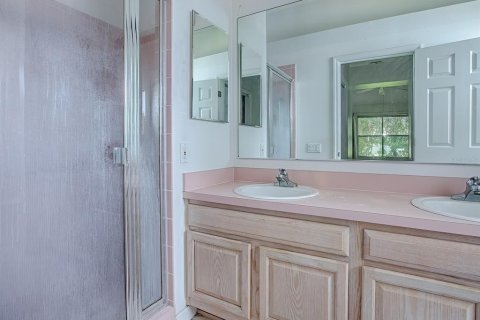 House in Lady Lake, Florida 2 bedrooms, 144 sq.m. № 1918259 - photo 24