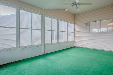 House in Lady Lake, Florida 2 bedrooms, 144 sq.m. № 1918259 - photo 29