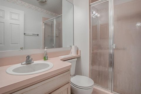 House in Lady Lake, Florida 2 bedrooms, 144 sq.m. № 1918259 - photo 4