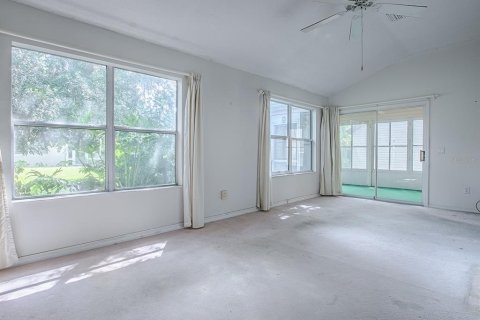 House in Lady Lake, Florida 2 bedrooms, 144 sq.m. № 1918259 - photo 19