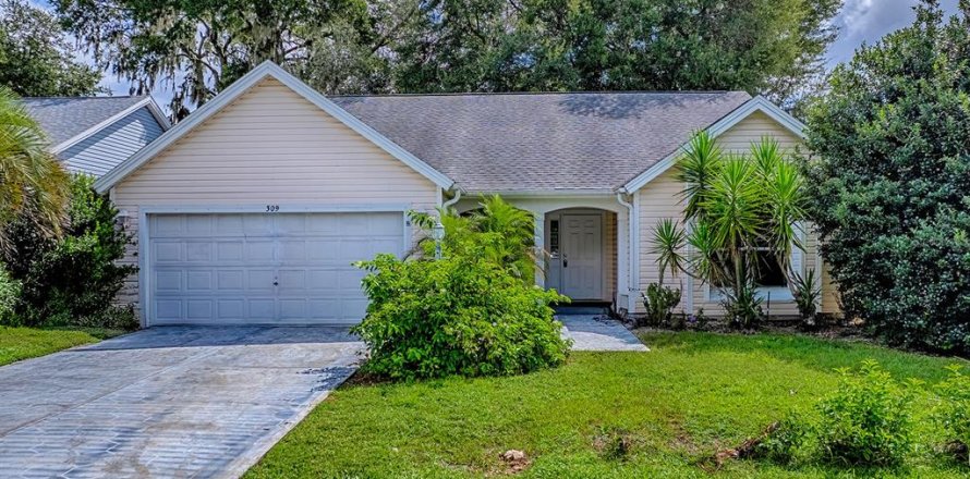House in Lady Lake, Florida 2 bedrooms, 144 sq.m. № 1918259