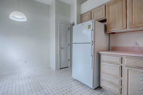 House in Lady Lake, Florida 2 bedrooms, 144 sq.m. № 1918259 - photo 15
