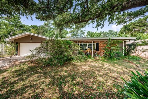 House in Saint Petersburg, Florida 4 bedrooms, 246.93 sq.m. № 1622290 - photo 6