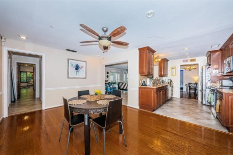 House in Saint Petersburg, Florida 4 bedrooms, 246.93 sq.m. № 1622290 - photo 22