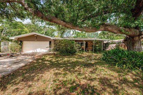 House in Saint Petersburg, Florida 4 bedrooms, 246.93 sq.m. № 1622290 - photo 4