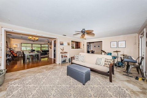 House in Saint Petersburg, Florida 4 bedrooms, 246.93 sq.m. № 1622290 - photo 26