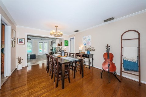 House in Saint Petersburg, Florida 4 bedrooms, 246.93 sq.m. № 1622290 - photo 14