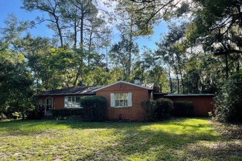 House in Gainesville, Florida 3 bedrooms, 145.95 sq.m. № 2429316
