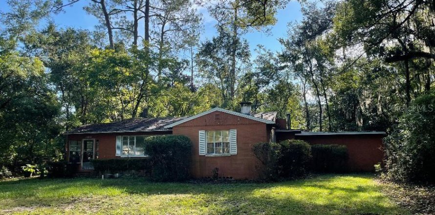 House in Gainesville, Florida 3 bedrooms, 145.95 sq.m. № 2429316