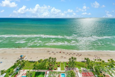 Condo in Sunny Isles Beach, Florida, 2 bedrooms  № 1836103 - photo 5