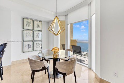 Condo in Sunny Isles Beach, Florida, 2 bedrooms  № 1836103 - photo 10