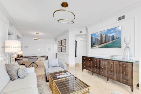 Condo in Sunny Isles Beach, Florida, 2 bedrooms  № 1836103 - photo 9