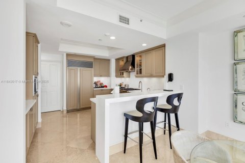 Condo in Sunny Isles Beach, Florida, 2 bedrooms  № 1836103 - photo 13