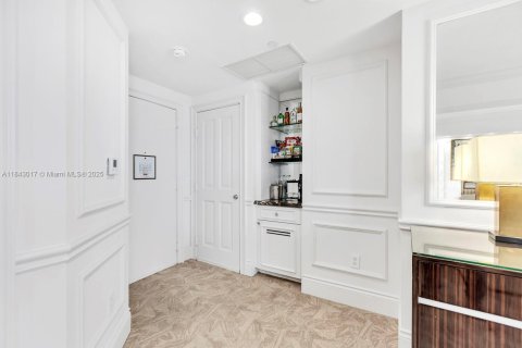 Condo in Sunny Isles Beach, Florida, 2 bedrooms  № 1836103 - photo 14