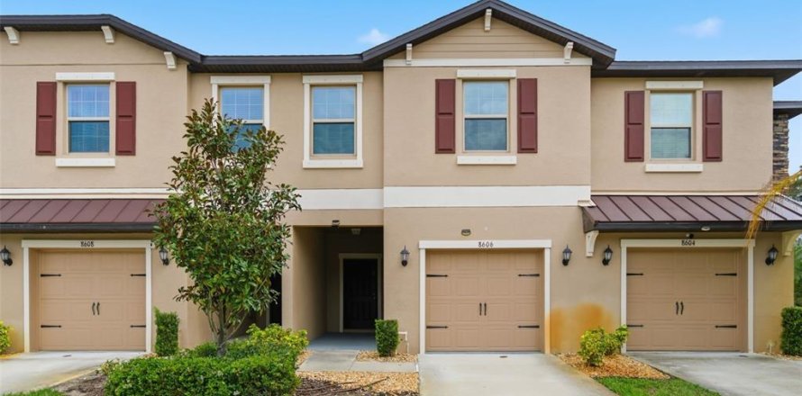 Adosado en New Port Richey, Florida 3 dormitorios, 154.78 m2 № 2147603