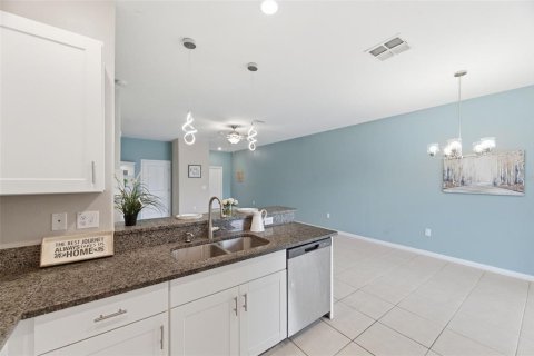 Adosado en venta en New Port Richey, Florida, 3 dormitorios, 154.78 m2 № 2147603 - foto 17