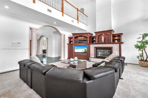 Casa en venta en Weston, Florida, 6 dormitorios, 528.24 m2 № 1890068 - foto 22