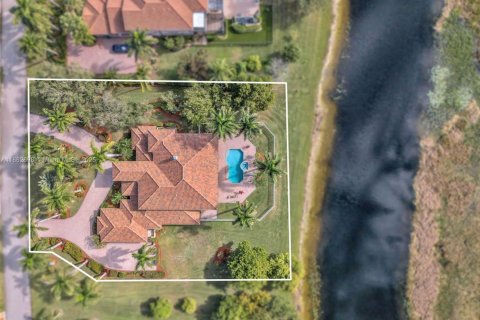 Casa en venta en Weston, Florida, 6 dormitorios, 528.24 m2 № 1890068 - foto 7