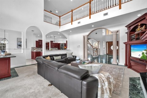 Casa en venta en Weston, Florida, 6 dormitorios, 528.24 m2 № 1890068 - foto 23
