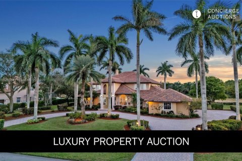 Casa en venta en Weston, Florida, 6 dormitorios, 528.24 m2 № 1890068 - foto 1