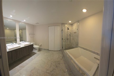 Copropriété à louer à Miami, Floride: 2 chambres, 107.02 m2 № 2261574 - photo 14