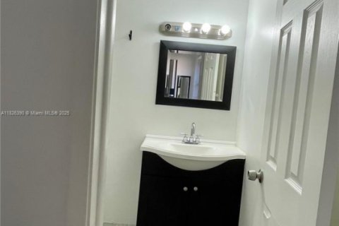 Adosado en alquiler en Miami, Florida, 3 dormitorios, 104.98 m2 № 1794685 - foto 15