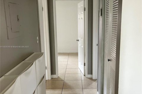 Adosado en alquiler en Miami, Florida, 3 dormitorios, 104.98 m2 № 1794685 - foto 5