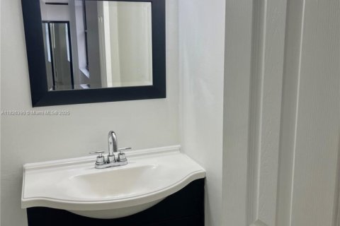 Adosado en alquiler en Miami, Florida, 3 dormitorios, 104.98 m2 № 1794685 - foto 16