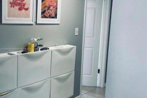Adosado en alquiler en Miami, Florida, 3 dormitorios, 104.98 m2 № 1794685 - foto 6