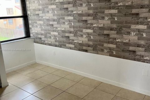 Adosado en alquiler en Miami, Florida, 3 dormitorios, 104.98 m2 № 1794685 - foto 12