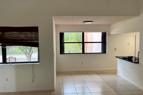 Adosado en alquiler en Miami, Florida, 3 dormitorios, 104.98 m2 № 1794685 - foto 4