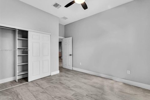 Купить виллу или дом в Сент-Луси, Флорида 4 спальни, 145.21м2, № 2026604 - фото 11