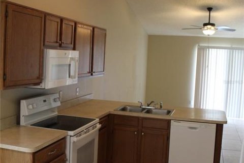 House in Tampa, Florida 3 bedrooms, 150.32 sq.m. № 1849609 - photo 6