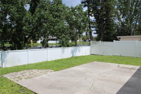House in Tampa, Florida 3 bedrooms, 150.32 sq.m. № 1849609 - photo 18