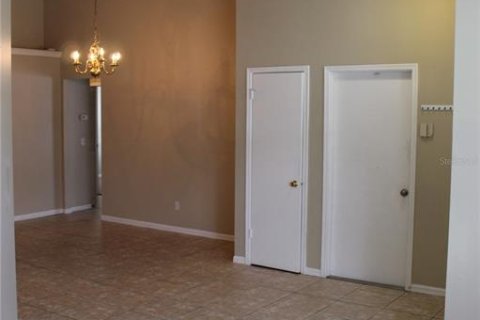 House in Tampa, Florida 3 bedrooms, 150.32 sq.m. № 1849609 - photo 5
