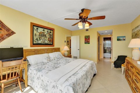 Condo in Hollywood, Florida, 1 bedroom  № 1977490 - photo 24