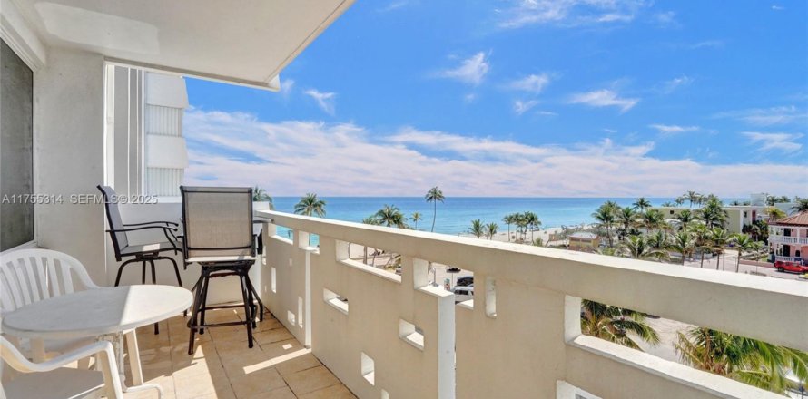 Condo in Hollywood, Florida, 1 bedroom  № 1977490