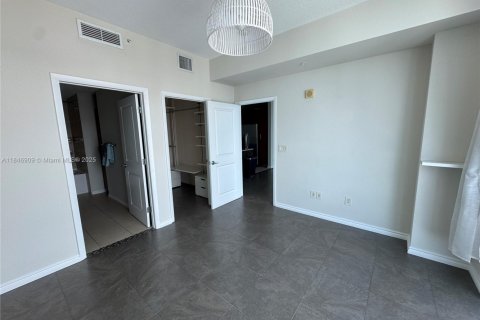 Купить кондоминиум в Халландейл-Бич, Флорида 1 спальня, 81.29м2, № 1846272 - фото 29