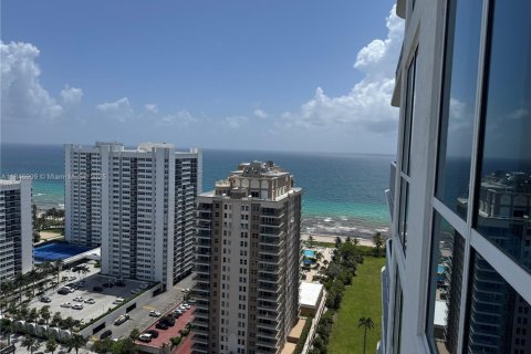 Condo in Hallandale Beach, Florida, 1 bedroom  № 1846272 - photo 5