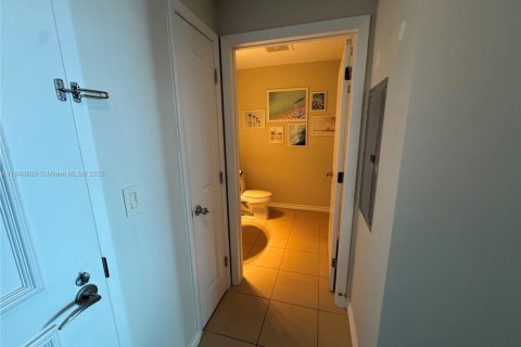 Купить кондоминиум в Халландейл-Бич, Флорида 1 спальня, 81.29м2, № 1846272 - фото 26