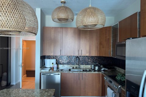 Condo in Hallandale Beach, Florida, 1 bedroom  № 1846272 - photo 14