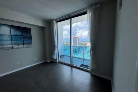Купить кондоминиум в Халландейл-Бич, Флорида 1 спальня, 81.29м2, № 1846272 - фото 30