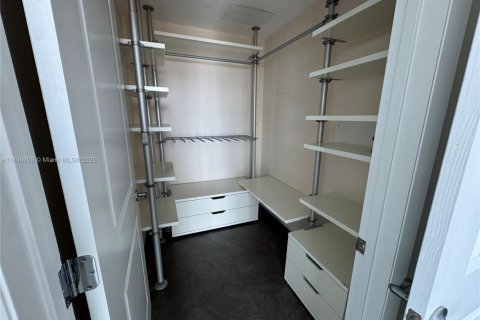 Купить кондоминиум в Халландейл-Бич, Флорида 1 спальня, 81.29м2, № 1846272 - фото 20