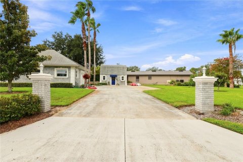 House in Crystal River, Florida 3 bedrooms, 285.4 sq.m. № 2287161 - photo 9
