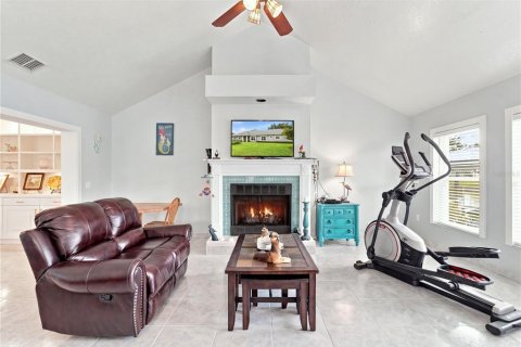 House in Crystal River, Florida 3 bedrooms, 285.4 sq.m. № 2287161 - photo 13